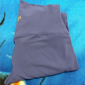 Golden by Aritzia Cheeky Butter 26” High Rise Leggings - size 2